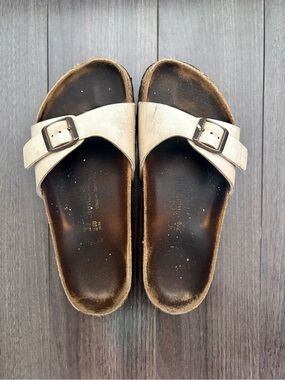 Birkenstock Cream Single-Strap Slide Sandals with Buckles